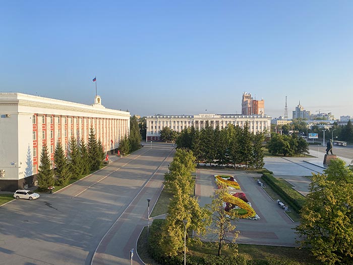 Барнаул. Центральная площадь. Памятник Ленину