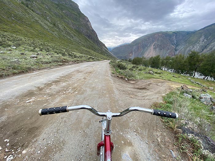 Горный Алтай. Чулымшанская долина. Можно покататься на велосипеде